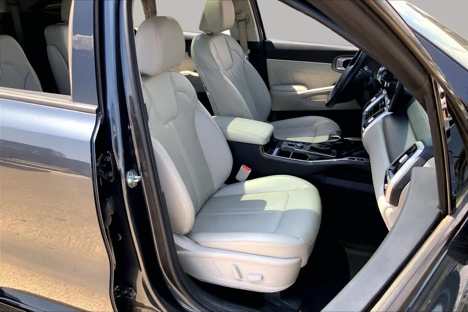 Used 2023 Gravity Grey Kia SX image 9