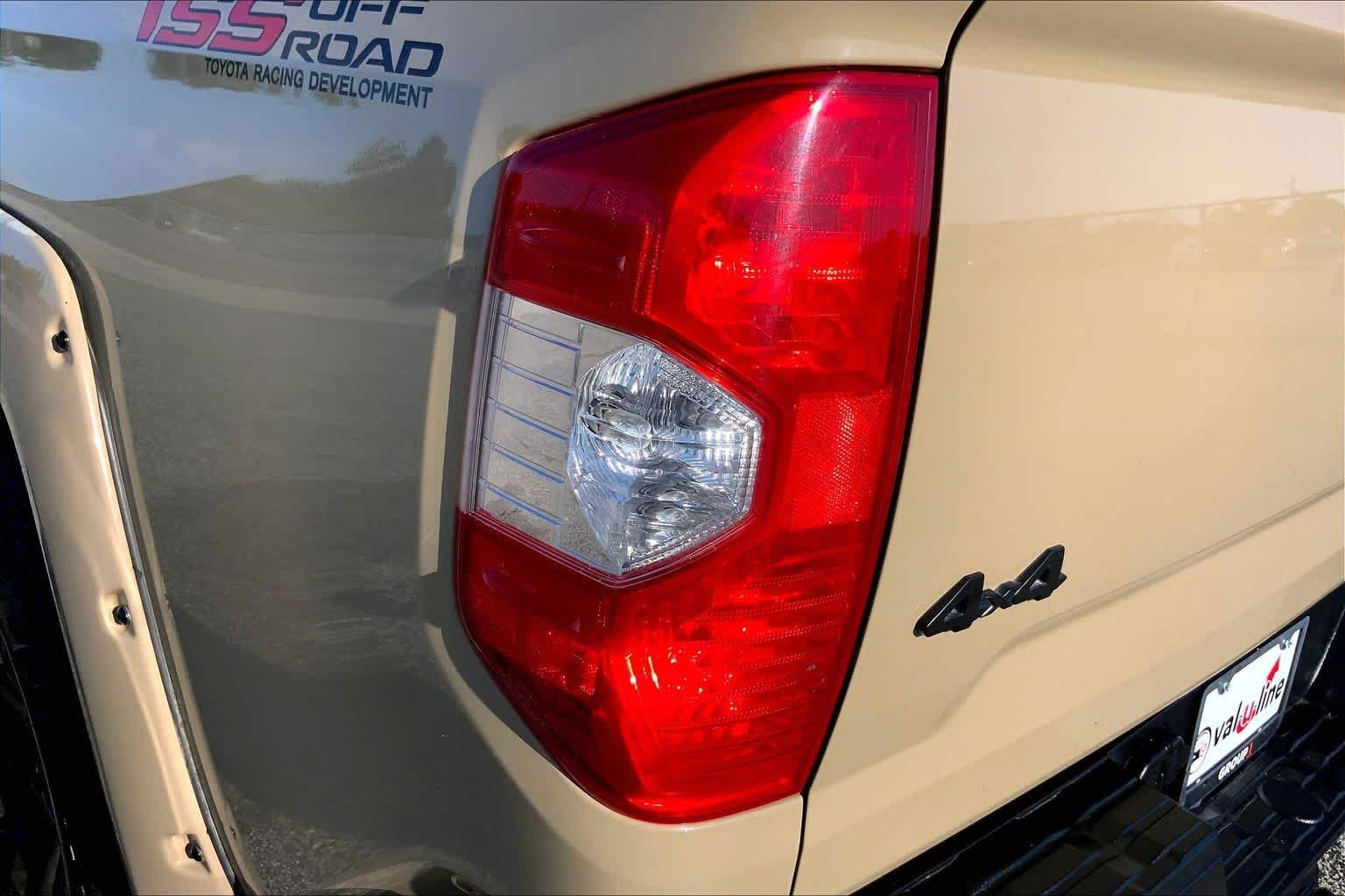 Used 2018 Quicksand Toyota SR5 image 27