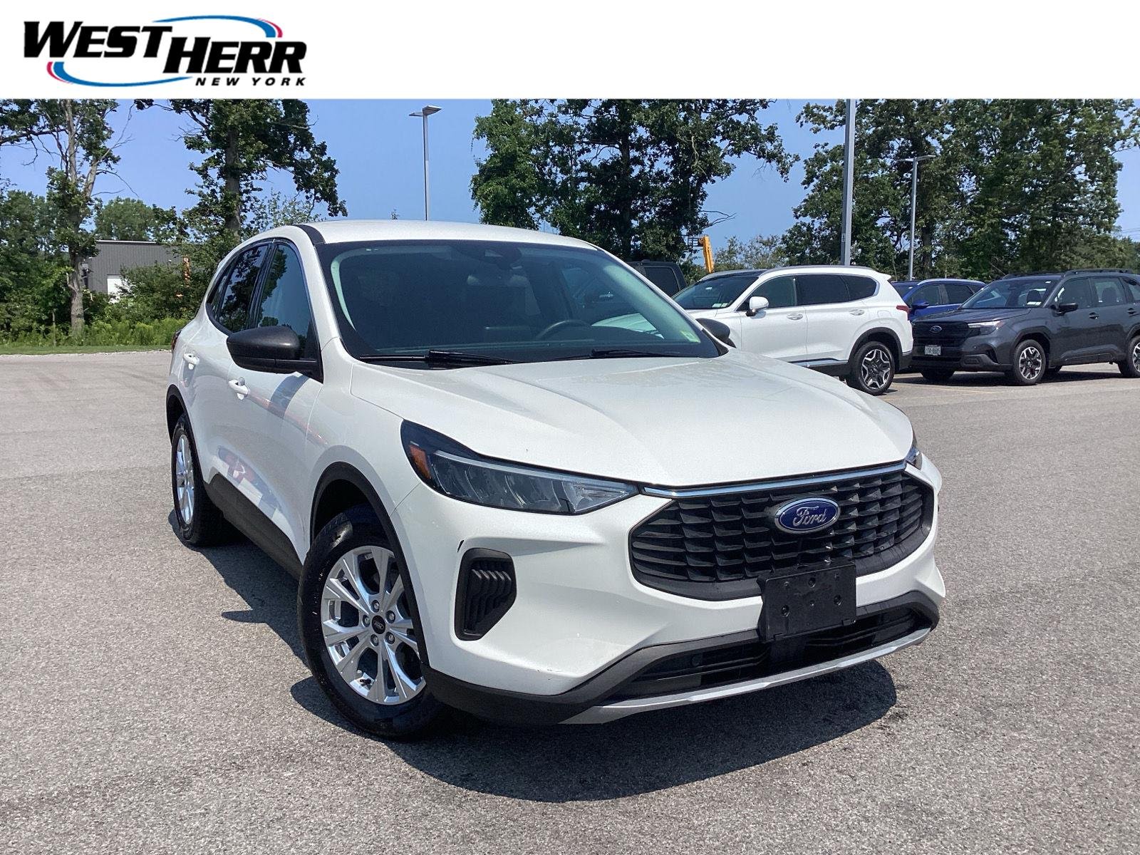 Used 2023 Star White Metallic Tri-Coat Ford Active image 1