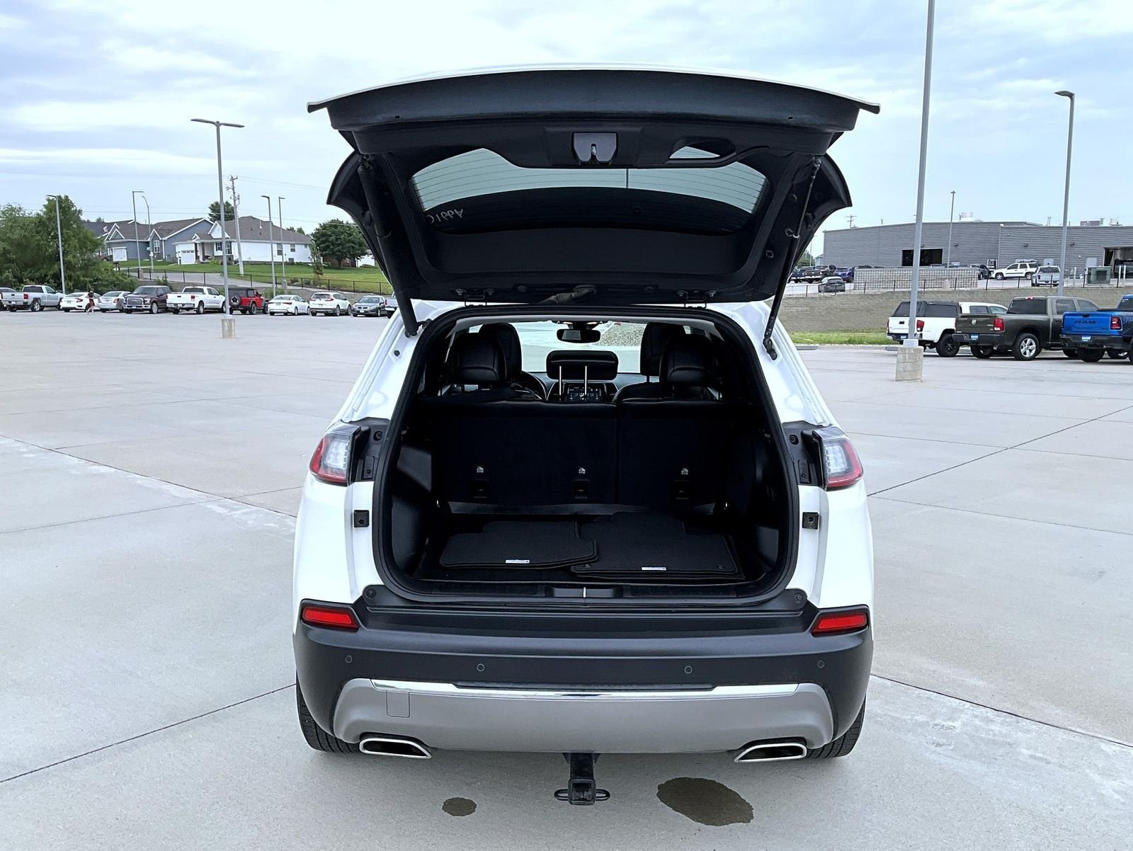 Used 2021 White Jeep Limited image 22