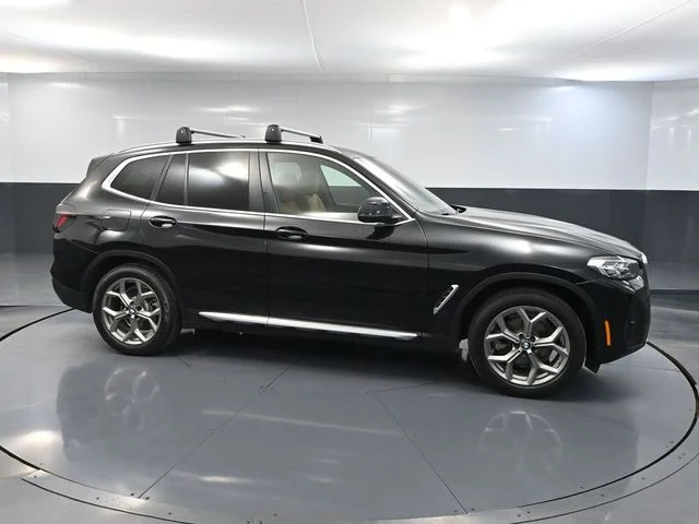Used 2023 Black BMW xDrive30i image 4