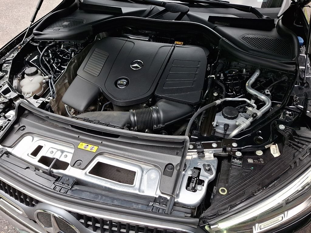 Used 2023 Black Mercedes-Benz GLC 300 image 27