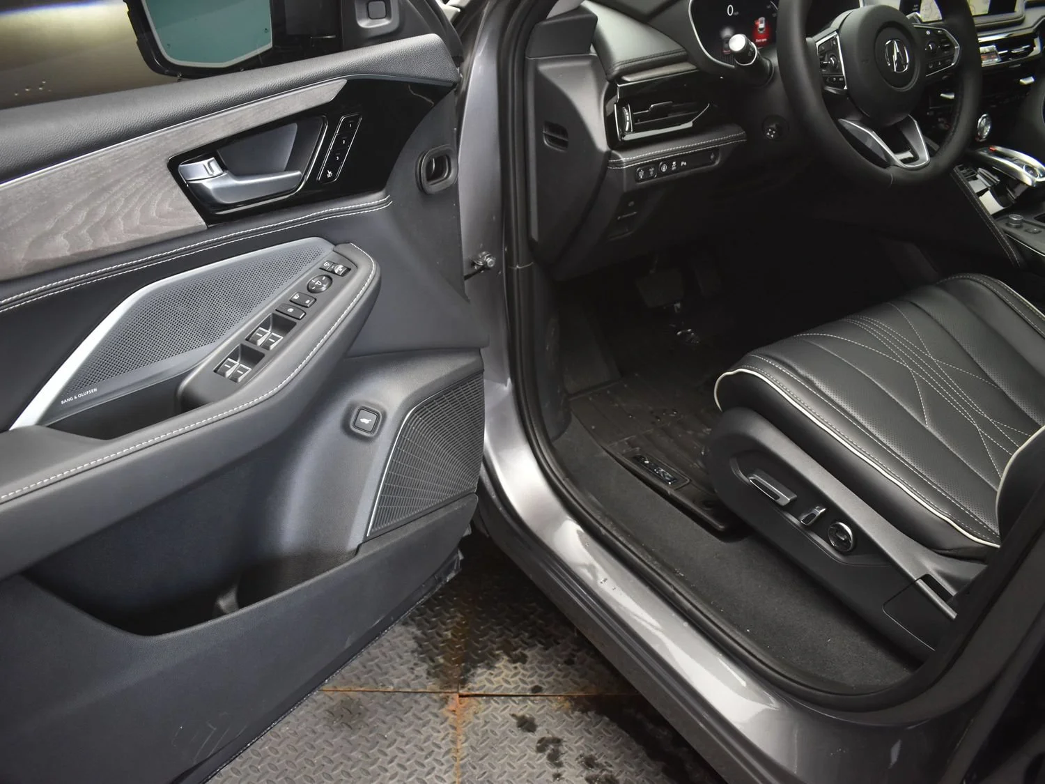 New 2026 Gray Acura w/Advance Package image 6