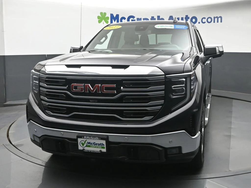 Used 2023 Silver GMC SLT image 22