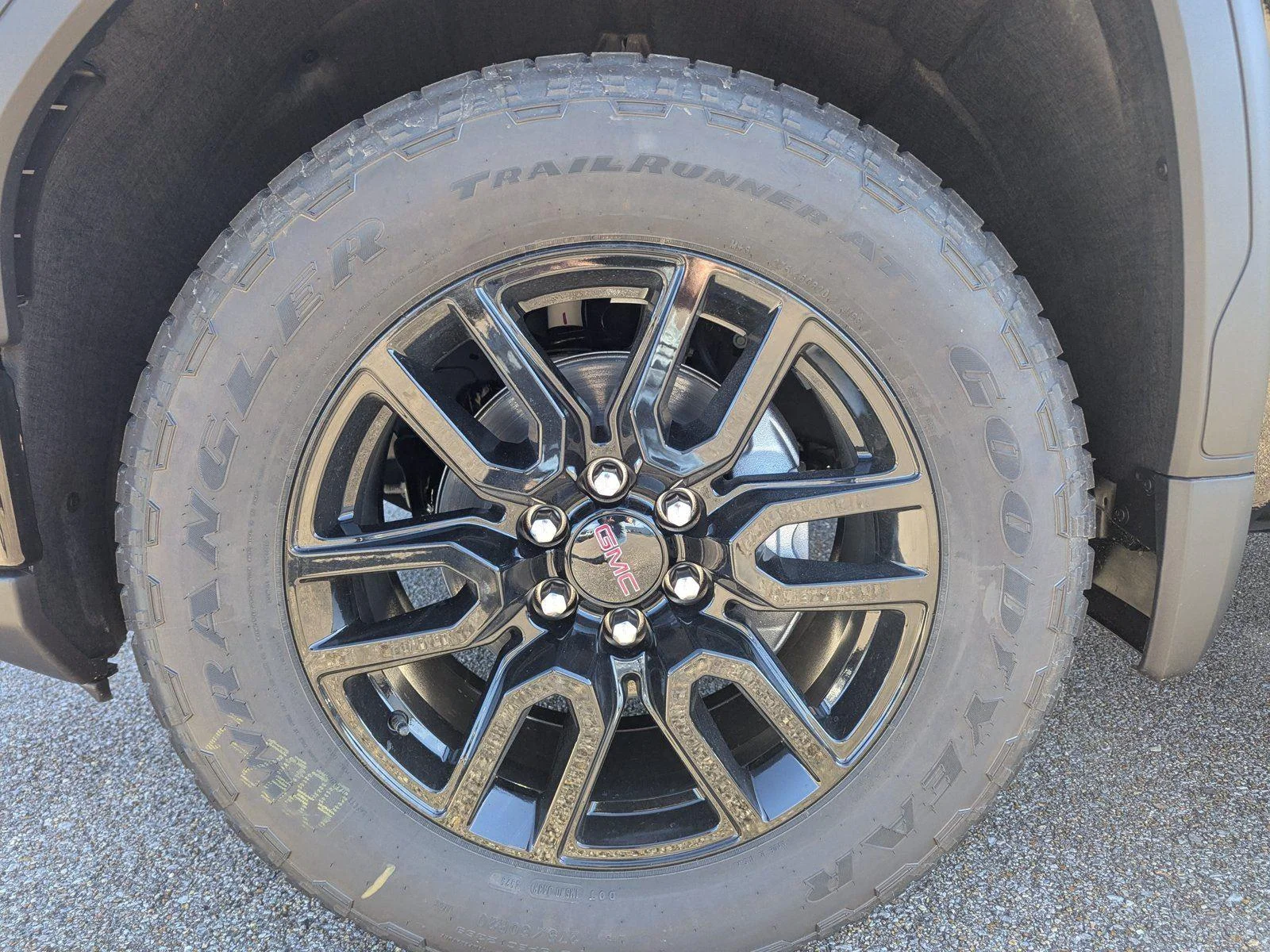 New 2026 Onyx Black GMC Elevation image 9