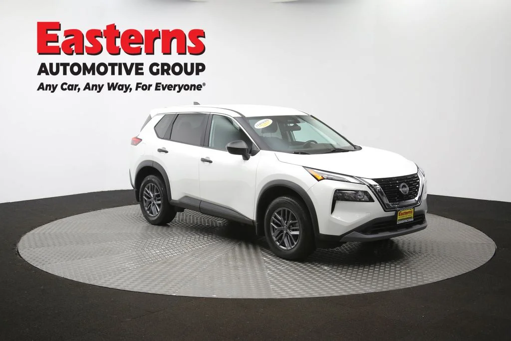 Used 2023 White Nissan S image 50