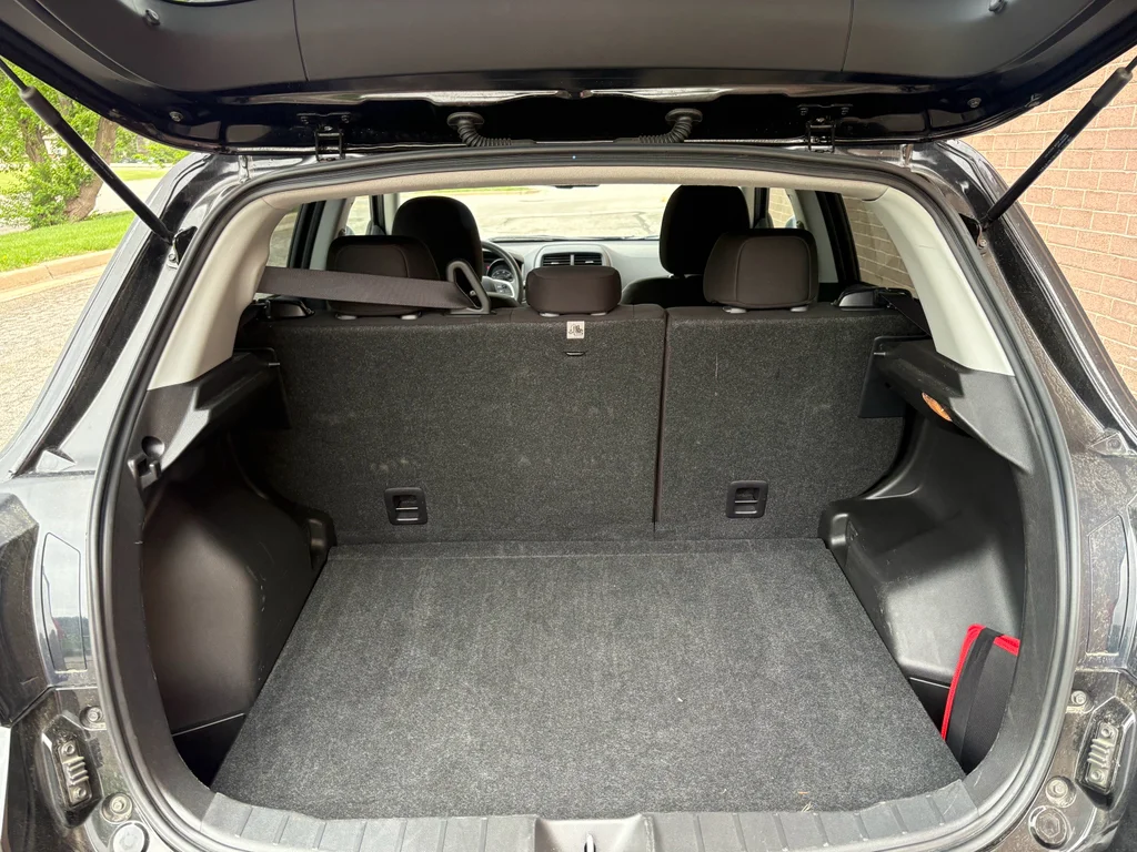 Used 2025 Labrador Black Pearl Mitsubishi ES image 26