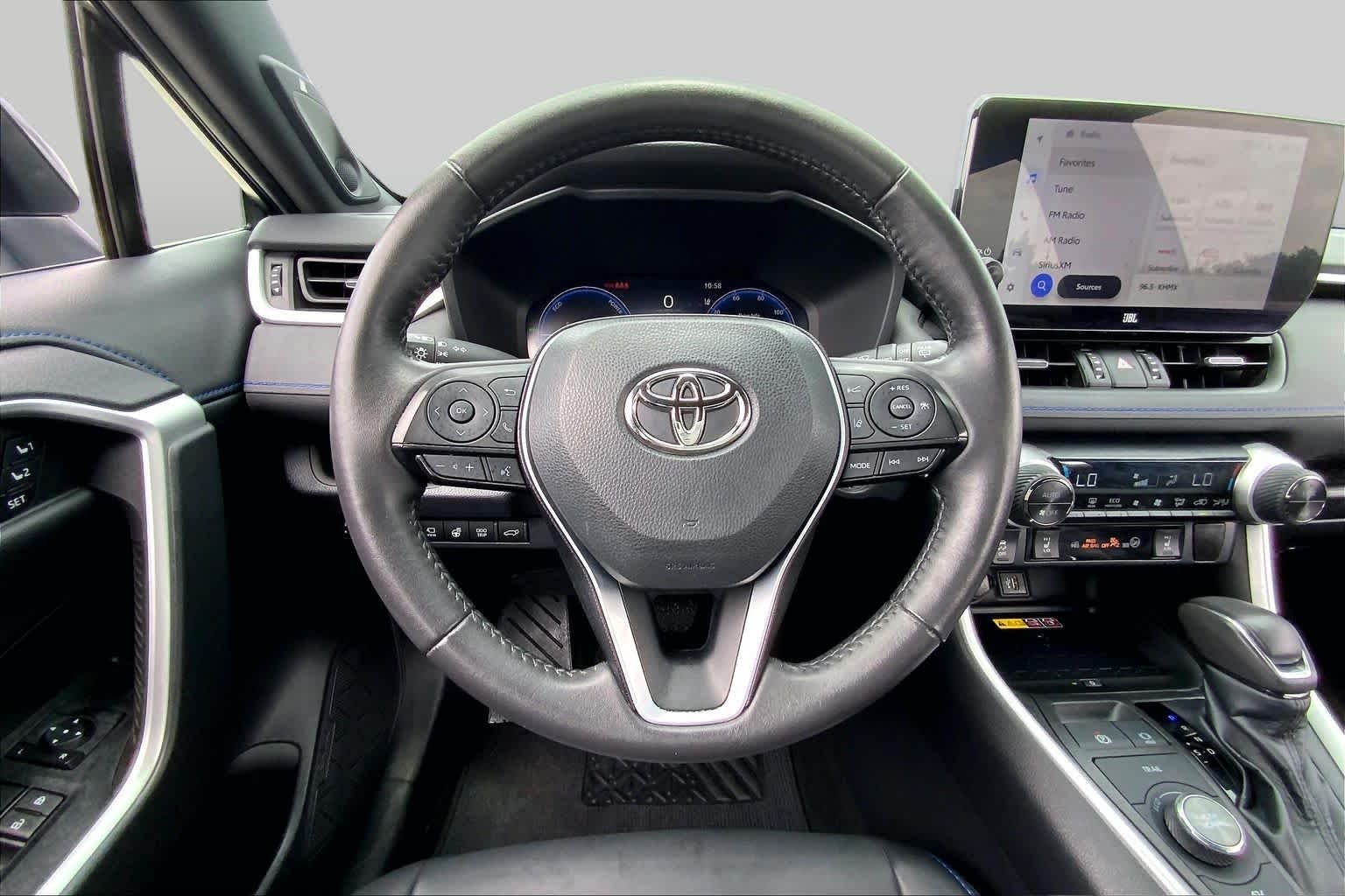Used 2023 Wind Chill Pearl/Midnight Black Metallic Toyota Hybrid XSE image 6
