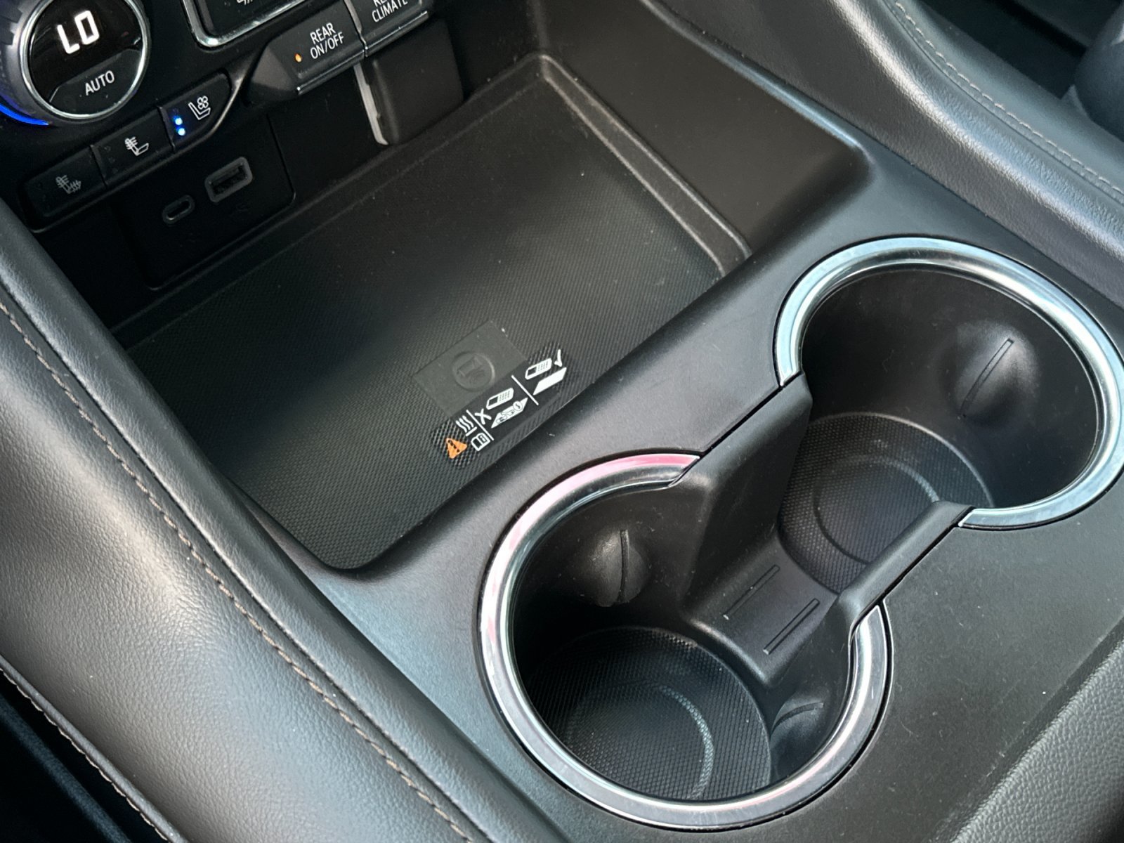 Used 2022 Black Chevrolet High Country image 26
