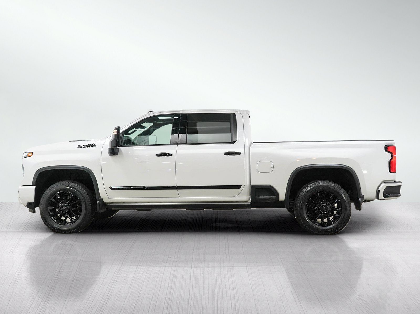 Used 2025 Chevrolet Silverado 2500HD High Country with VIN 1GC4KREY6SF221665 for sale in White Bear Lake, Minnesota
