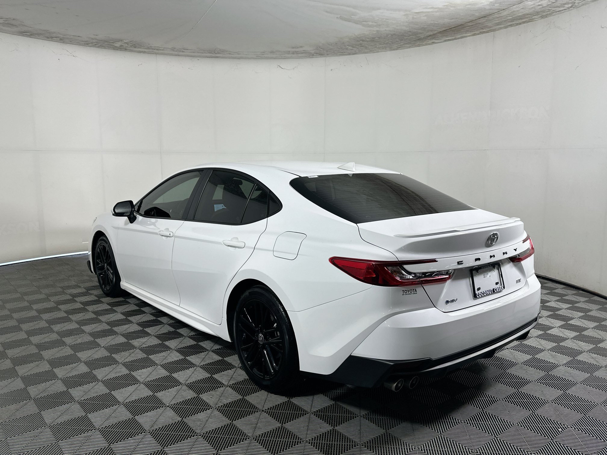 Used 2026 Ice Toyota SE image 5