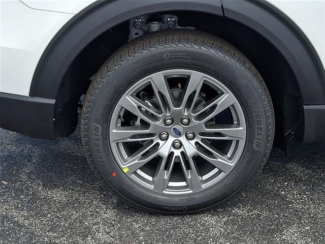 New 2026 Star White Metallic Tri-Coat Ford Active image 25