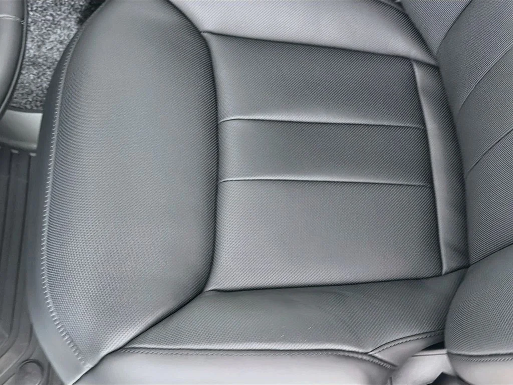 New 2026 Fuji White Land Rover SE image 20