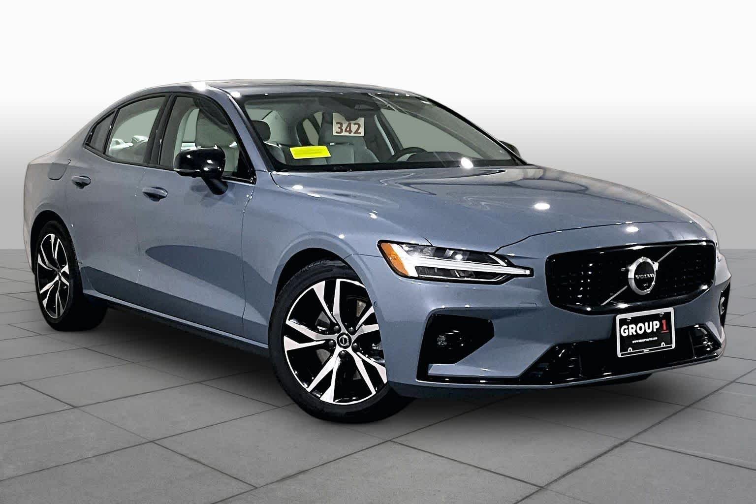Pre-Owned 2023 Volvo S60 Plus Dark Theme