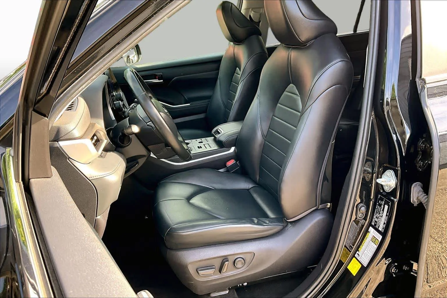 Used 2023 Midnight Black Metallic Toyota XLE image 9