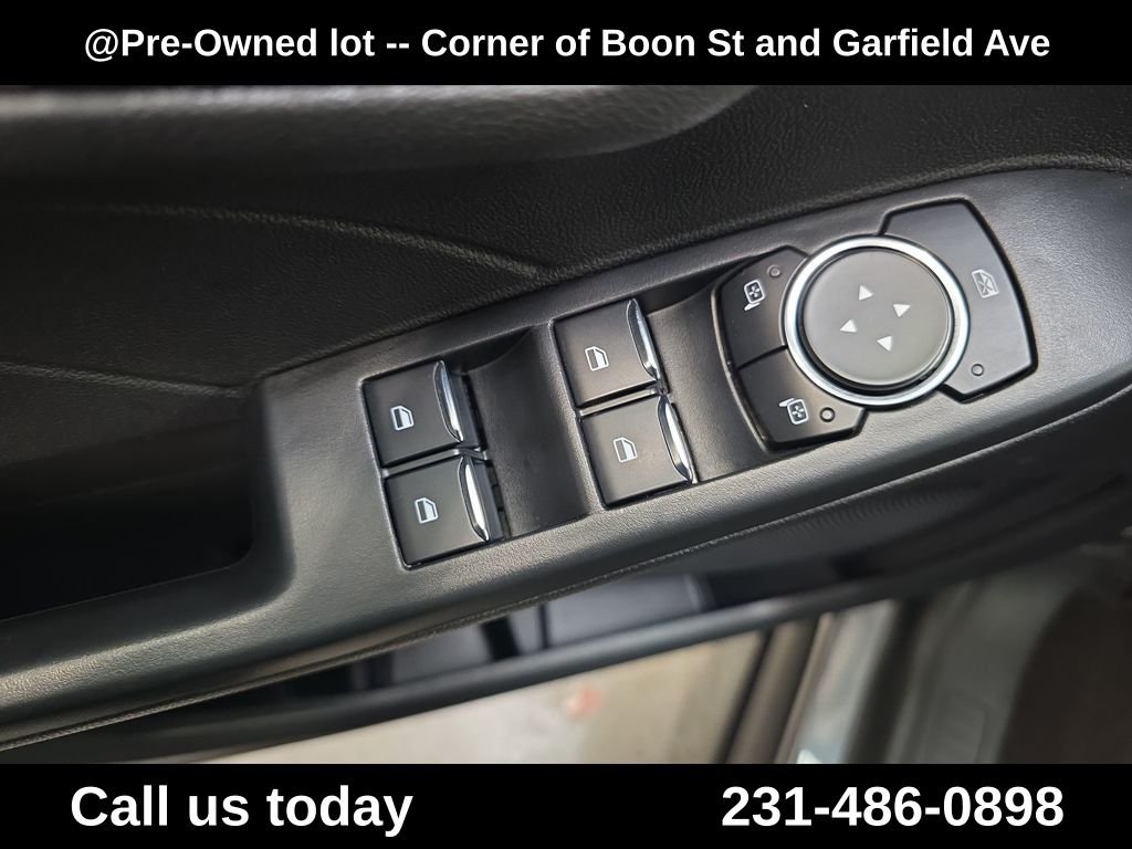 Used 2025 Gray Ford ST-Line Select image 8
