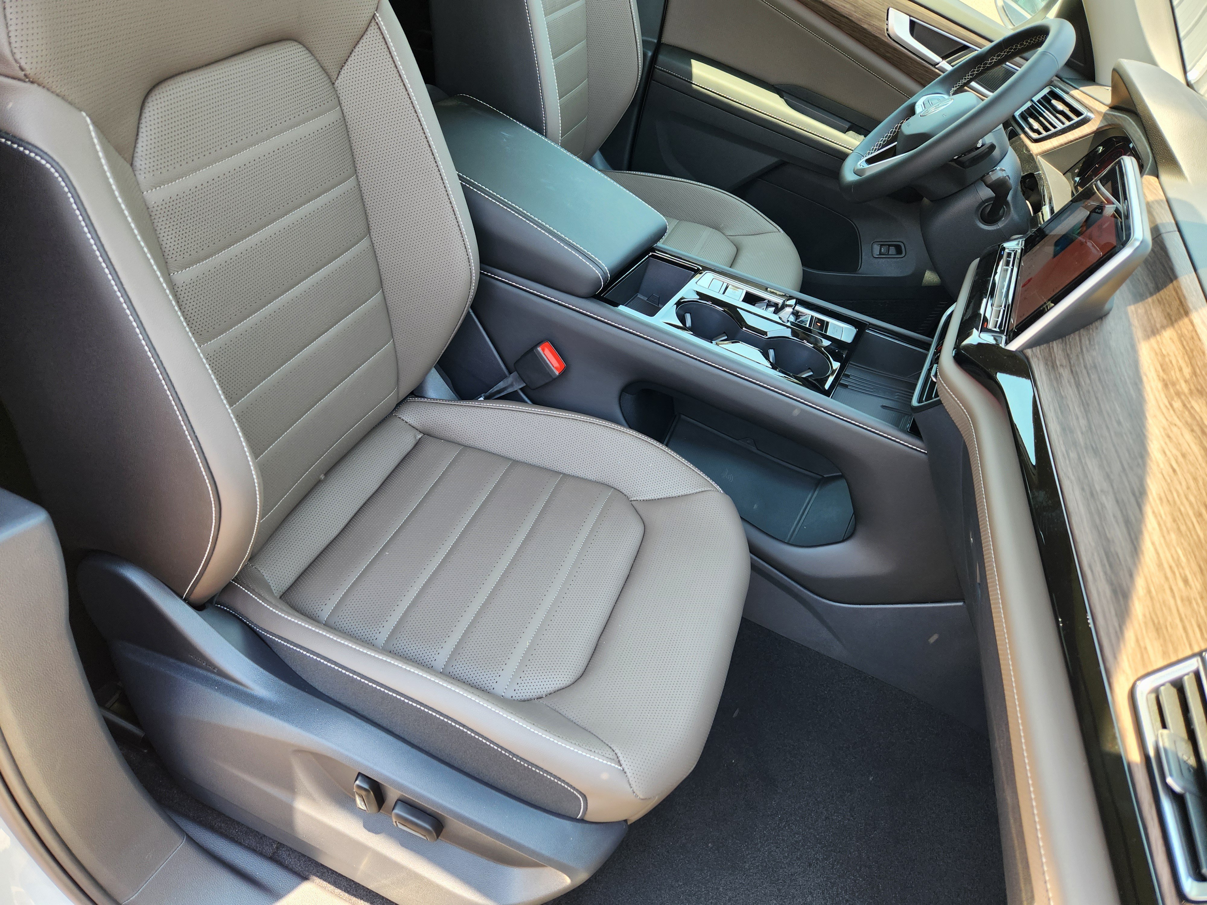 New 2026 White Volkswagen 2.0T SEL image 11