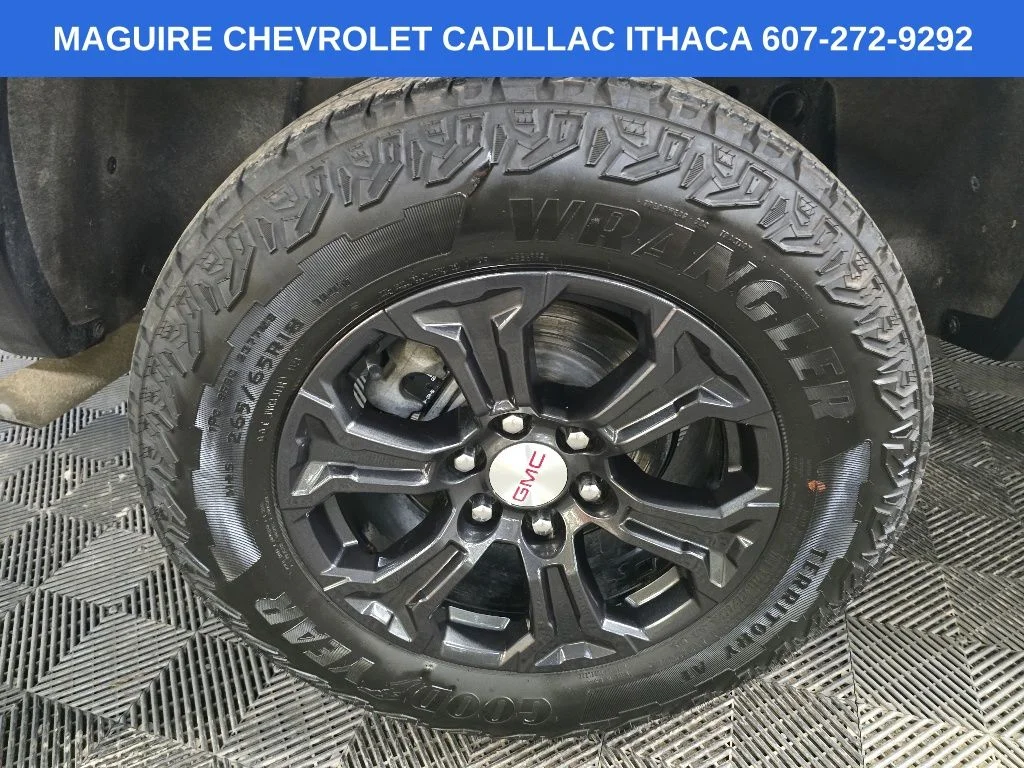 Used 2023 White GMC Elevation image 13