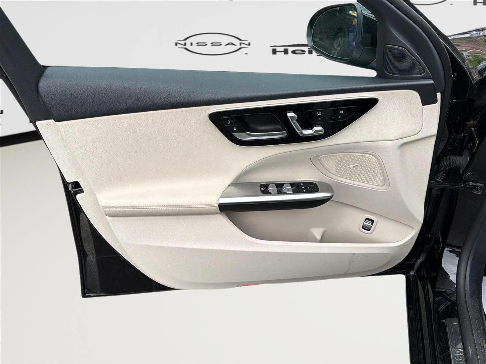 Used 2025 BLACK Mercedes-Benz C 300 image 9