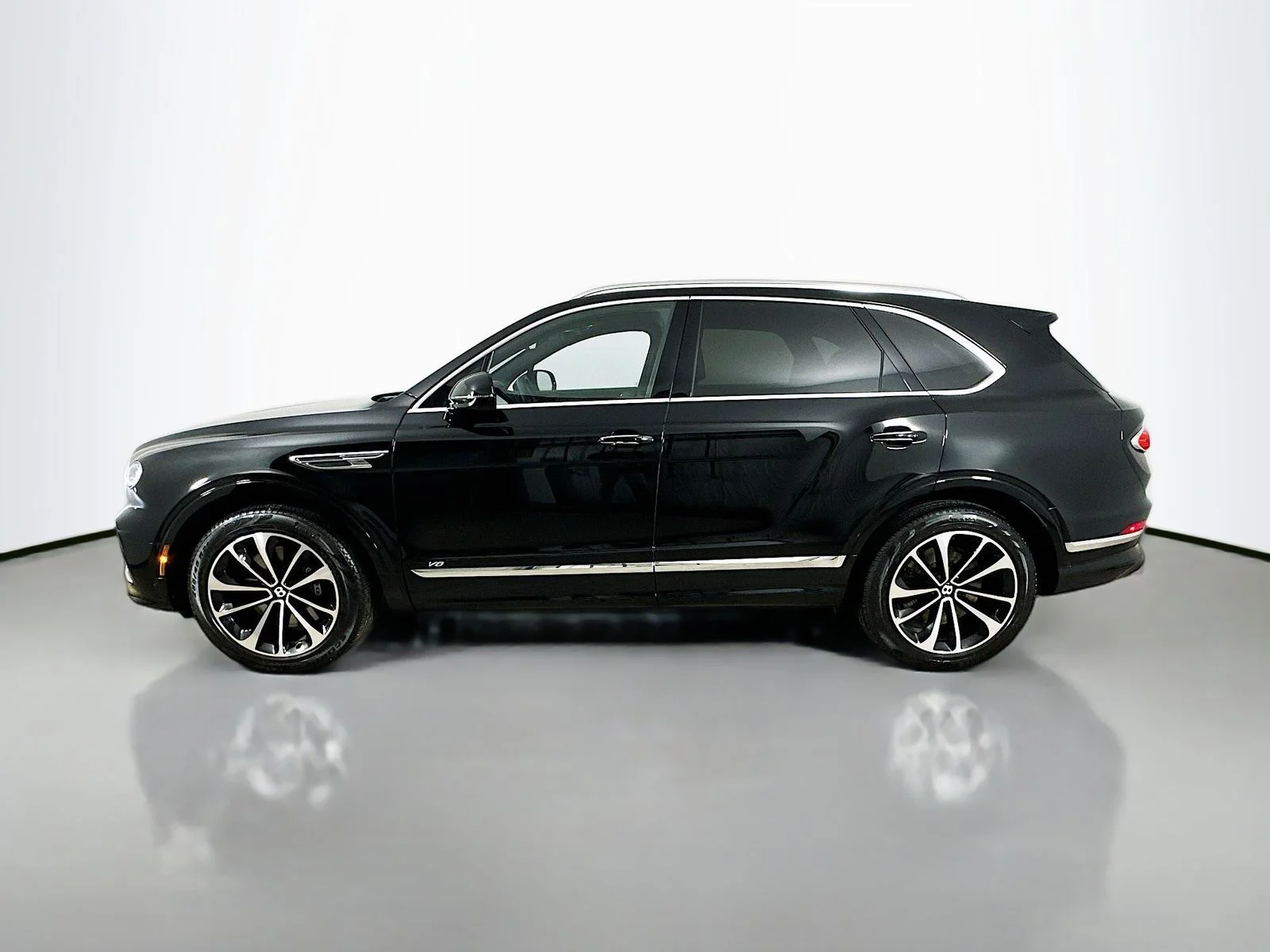 Used 2022 Black Bentley  image 8