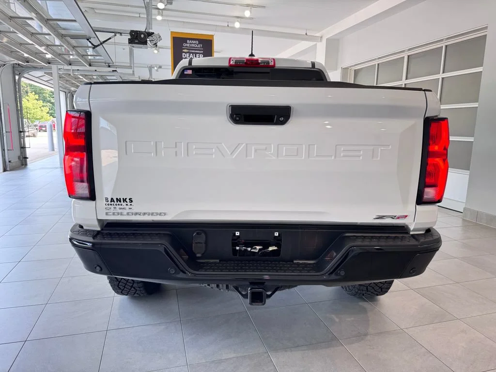 2025 Chevrolet Colorado ZR2 - Photo 6