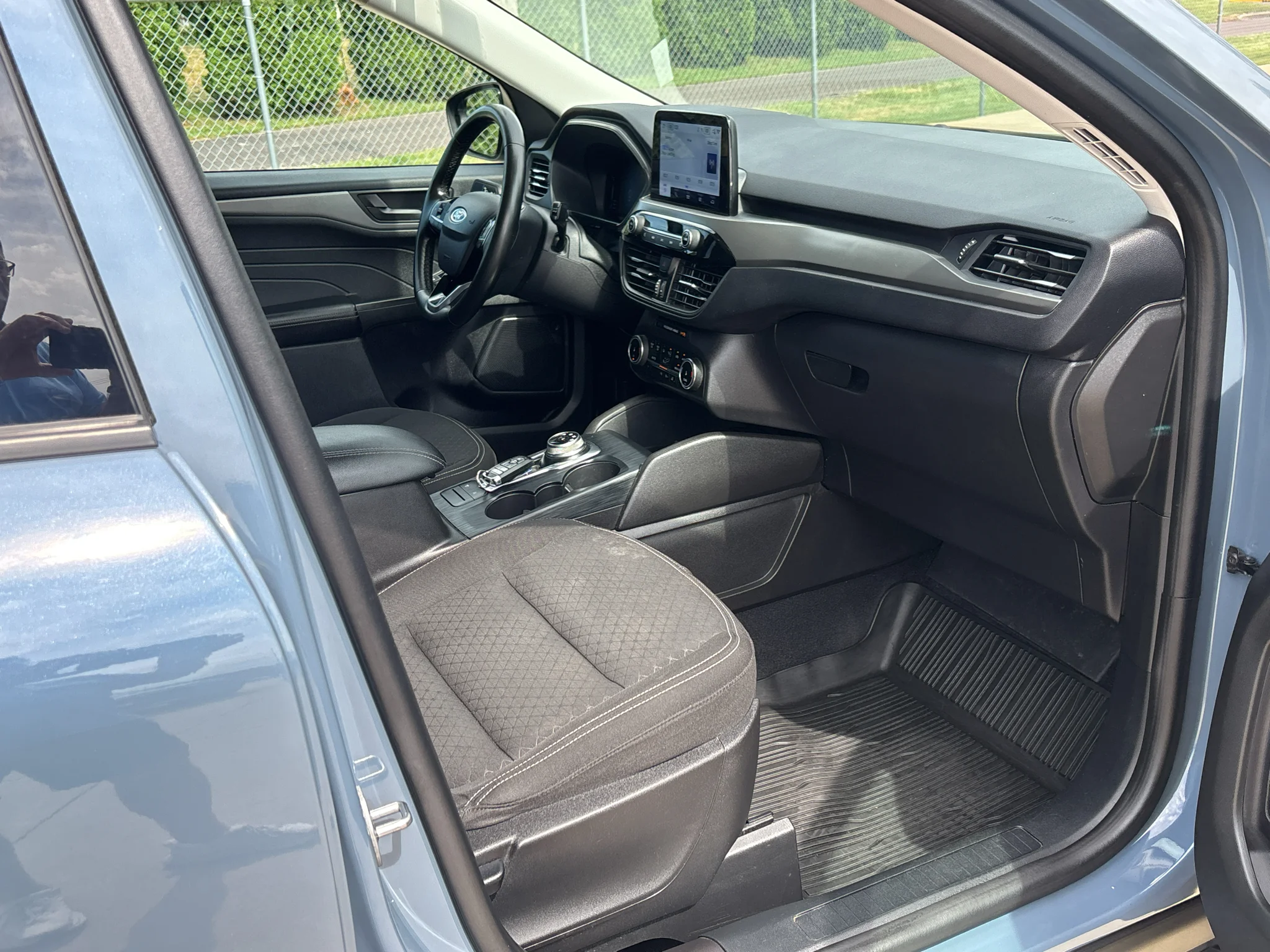 Used 2023 Vapor Blue Metallic Ford Active image 13
