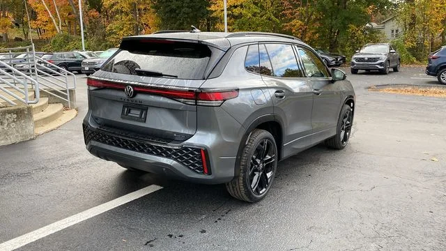 2026 Volkswagen Tiguan SE R-LINE BLACK - Photo 5