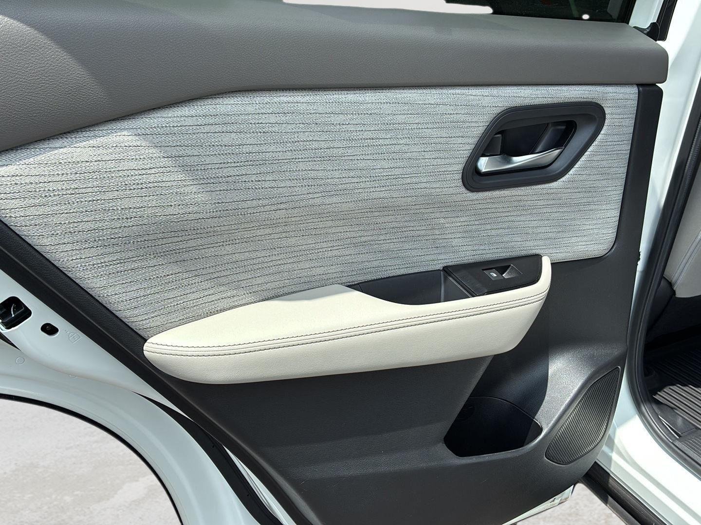 Used 2023 Pearl White Tricoat Nissan SV image 19