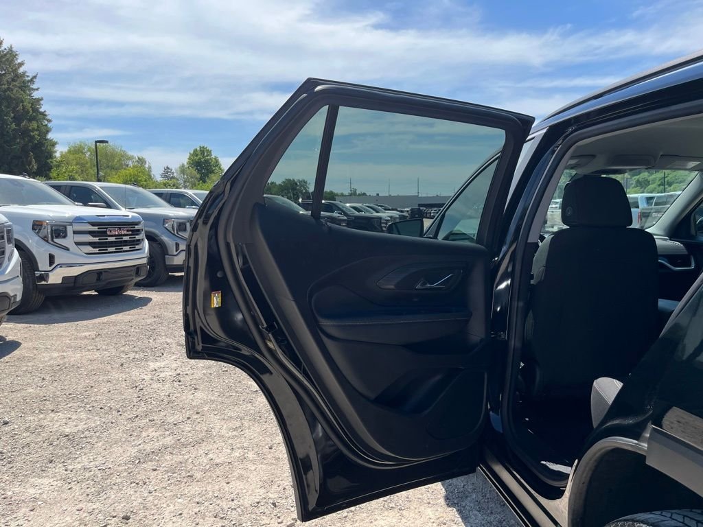 Used 2024 Ebony Twilight Metallic GMC SLE image 30