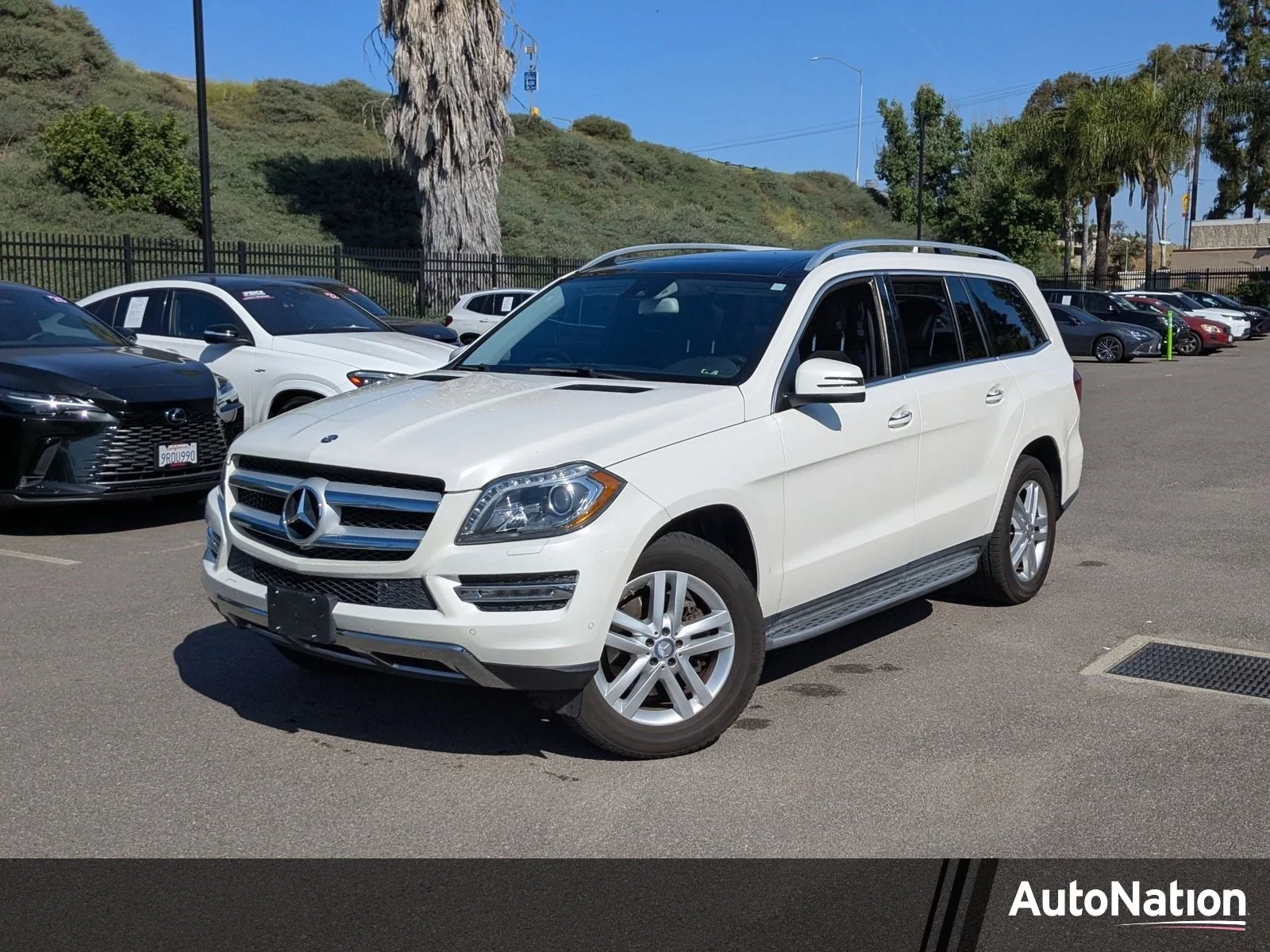 Used 2015 Diamond White Metallic Mercedes-Benz GL 450 image 1