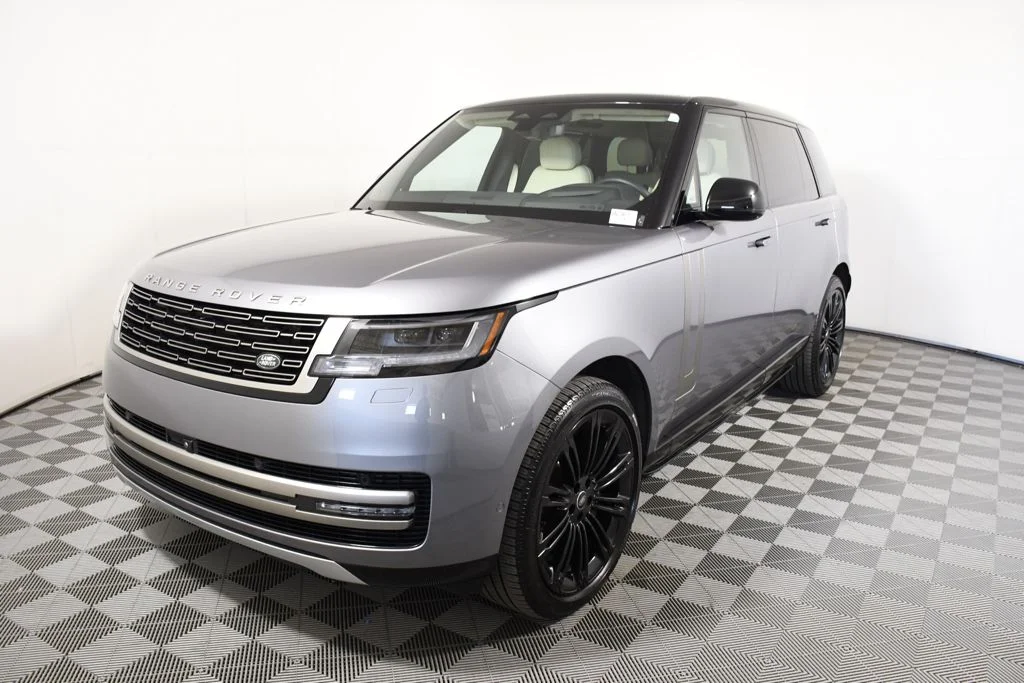 2025 Land Rover Range Rover 3.0 SE LWB 7's photo