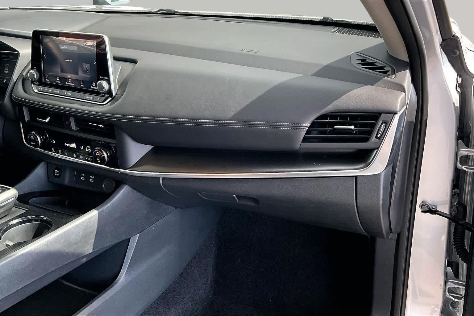 Used 2025 Brilliant Silver Metallic Nissan SV image 18