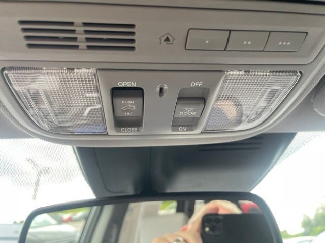 Used 2017  Honda EX-L image 18