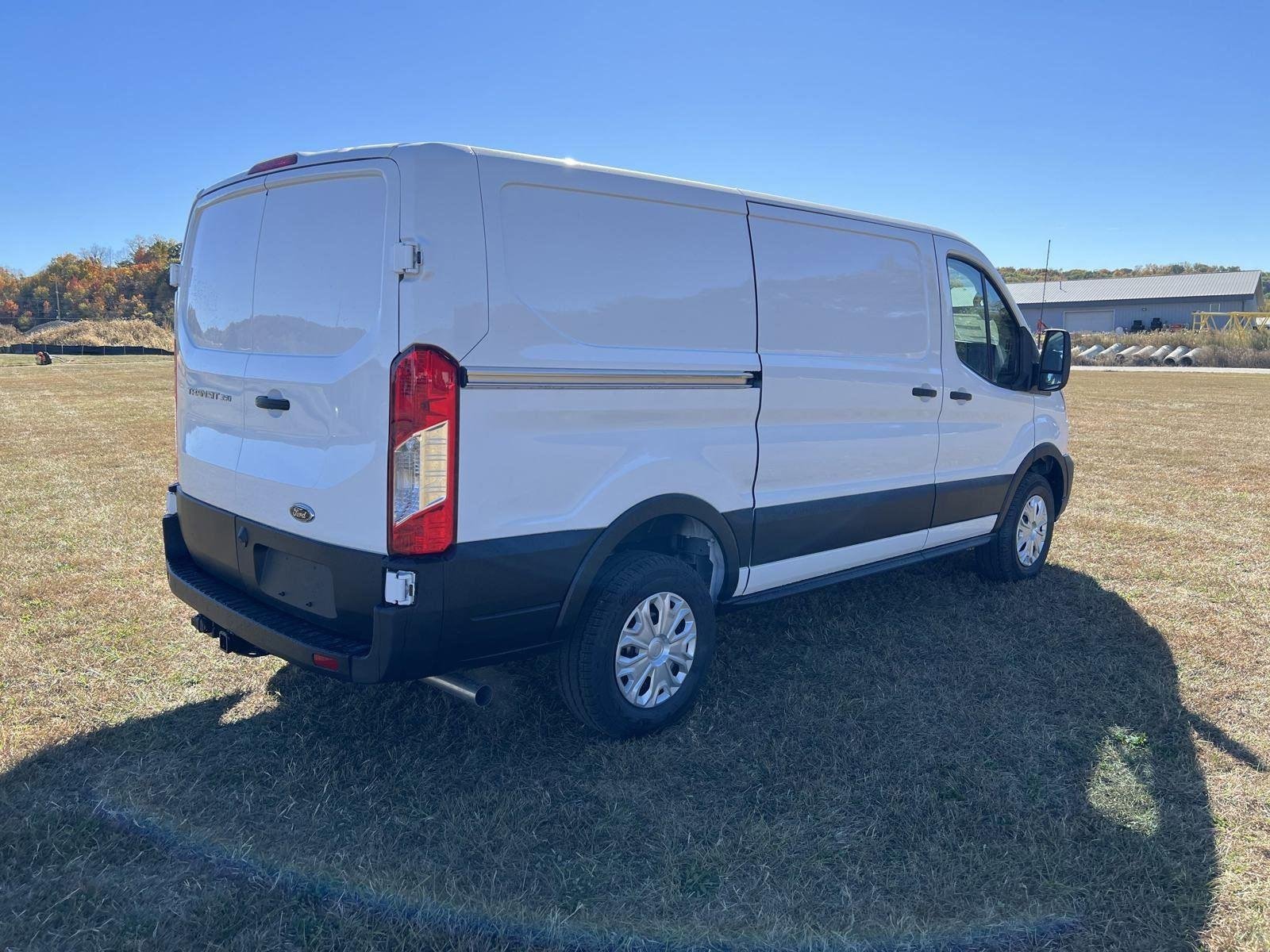 Used 2024 Oxford White Ford 350 image 6