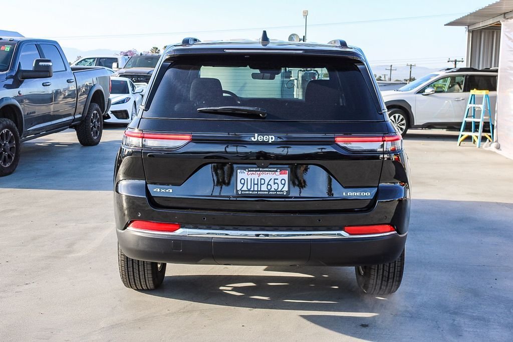 Used 2025 Diamond Black Jeep Laredo X image 8