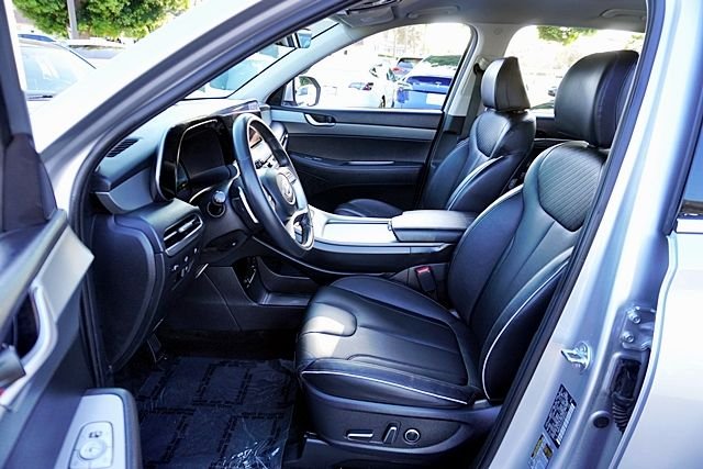 Used 2025 Silver Hyundai SEL image 14