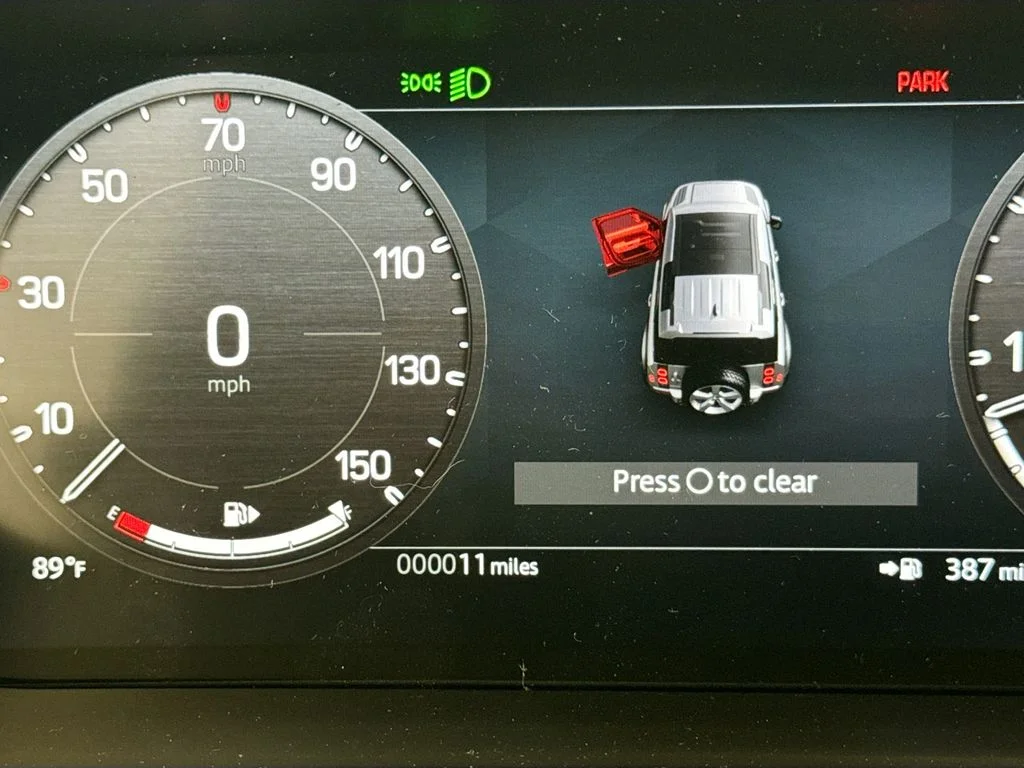 New 2026 Borasco Grey Land Rover X-Dynamic SE image 12