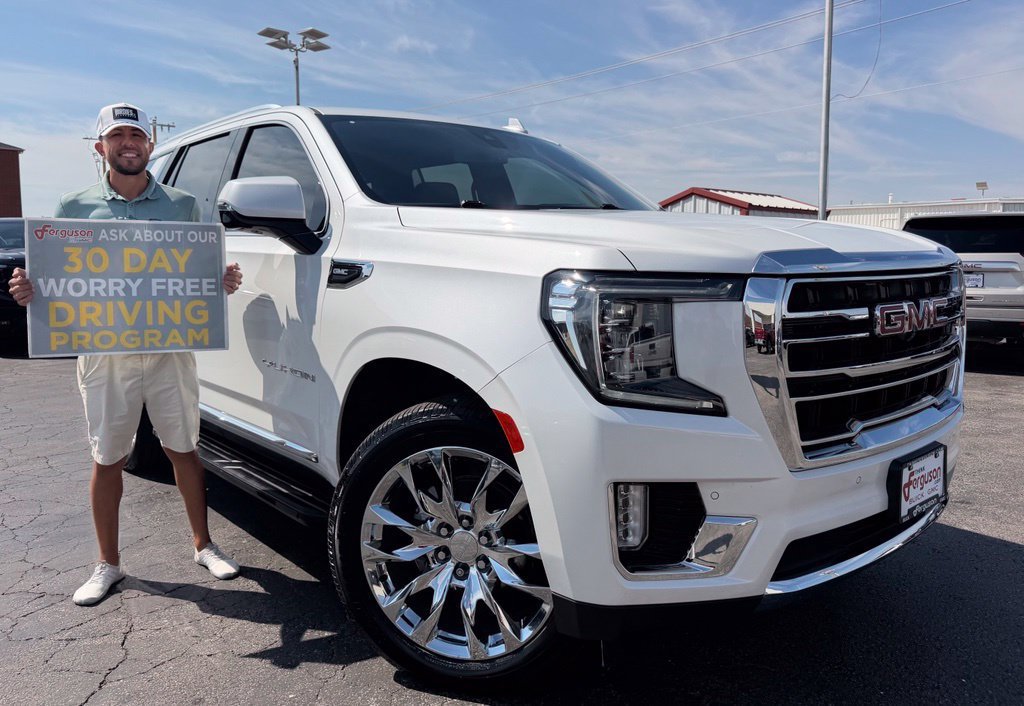 Used 2022 WHITE FROST TRICOAT GMC SLT image 1
