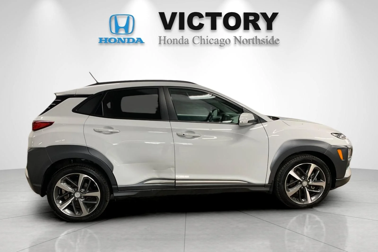 Used 2018 White Hyundai Limited image 2