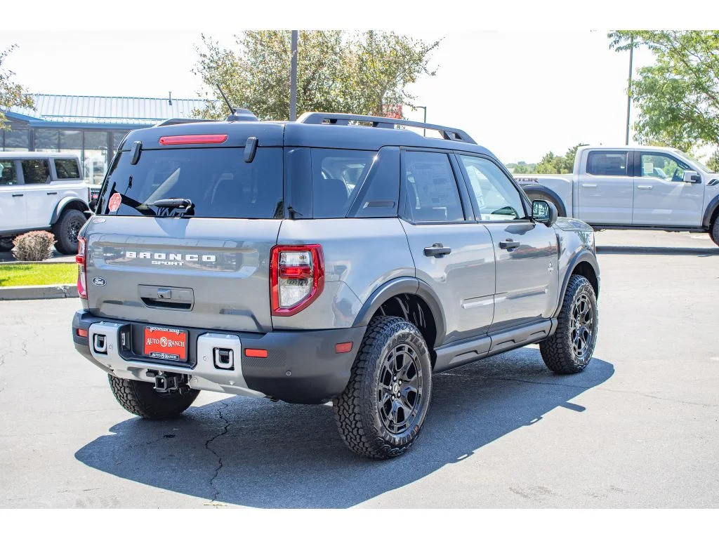 New 2026 CARBONIZED GRAY METALLIC Ford Outer Banks image 8