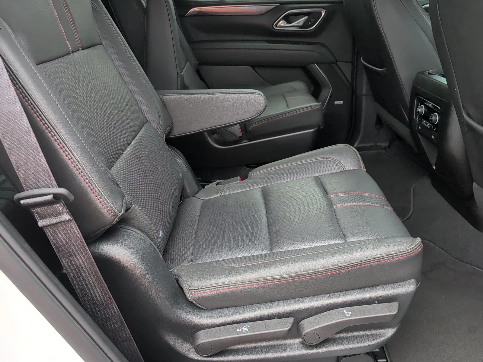 Used 2023 SUMMIT WHITE Chevrolet RST image 37