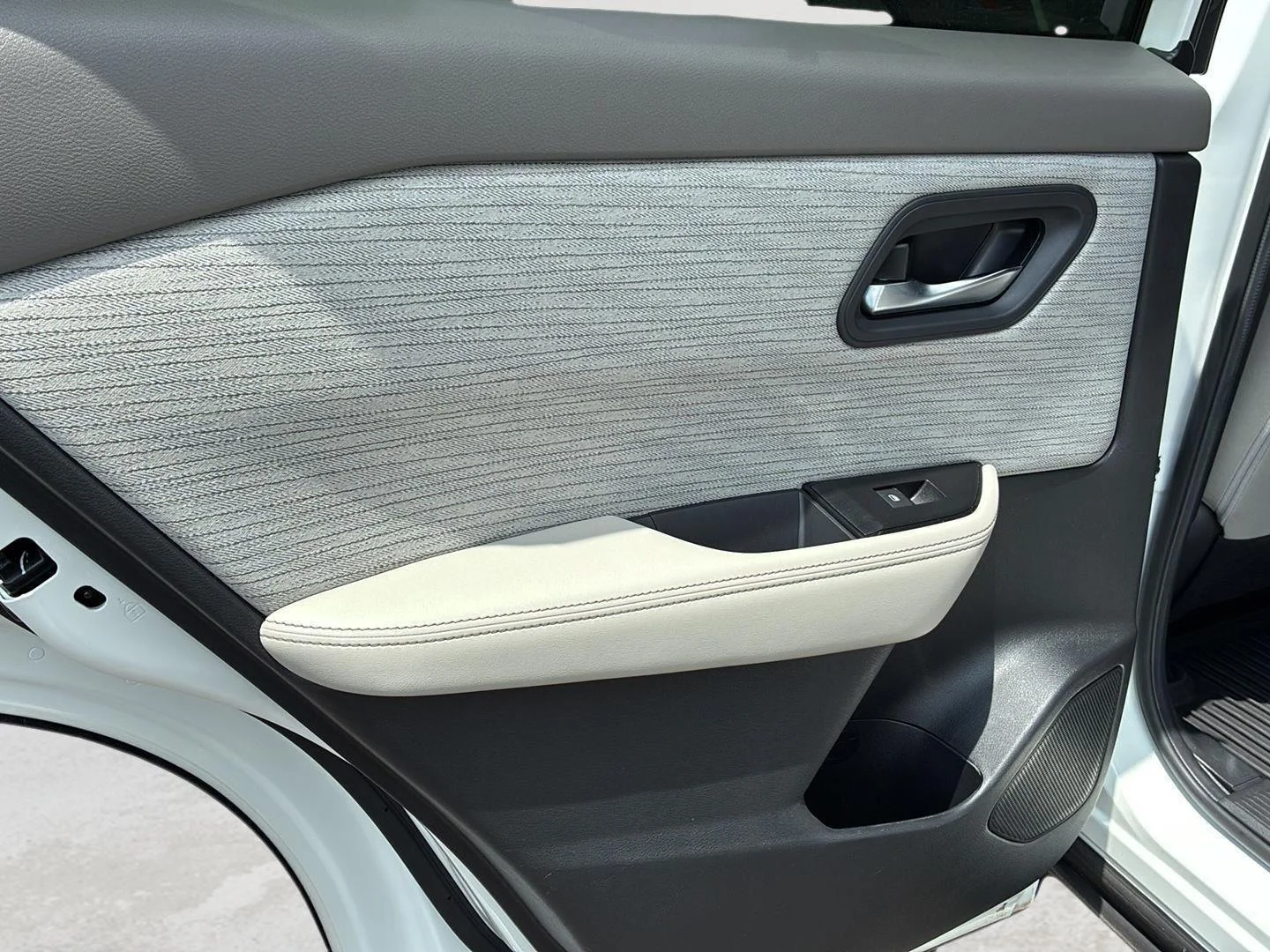 Used 2023 Pearl White Tricoat Nissan SV image 19
