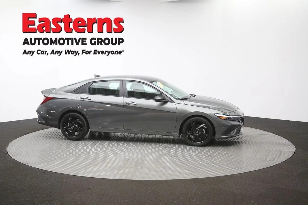 Used 2026 Gray Hyundai SEL Sport image 46