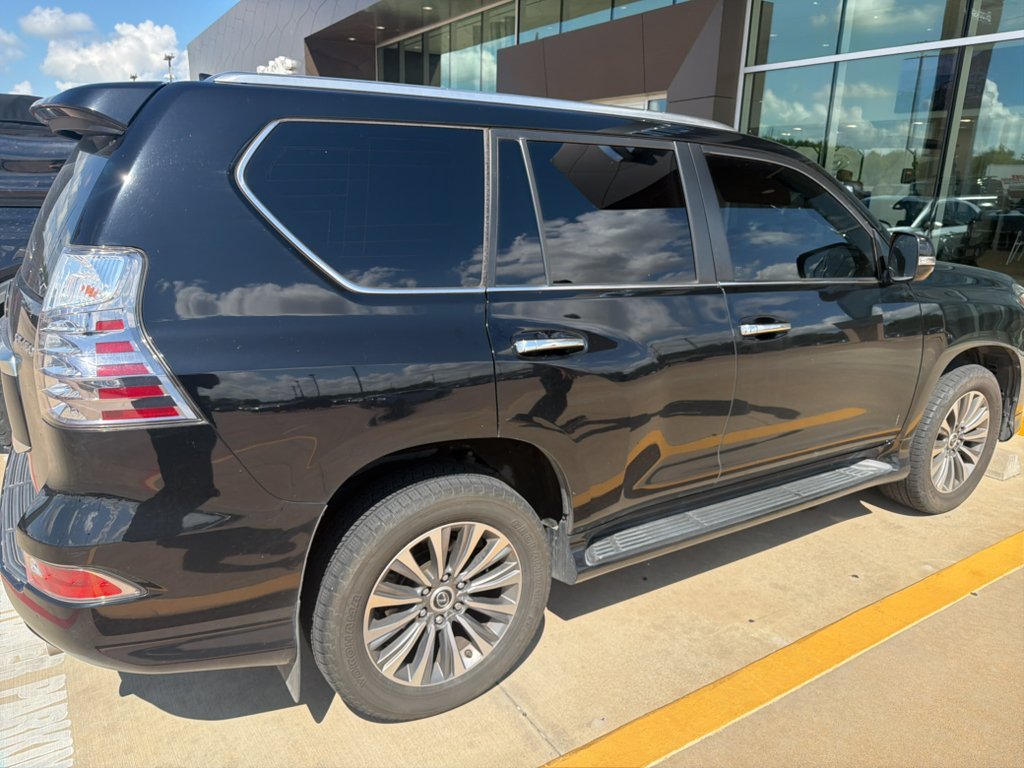 Used 2020 Black Onyx Lexus Luxury image 6