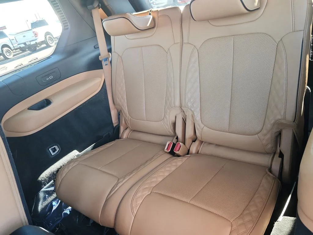 Used 2023 White Jeep Summit image 12