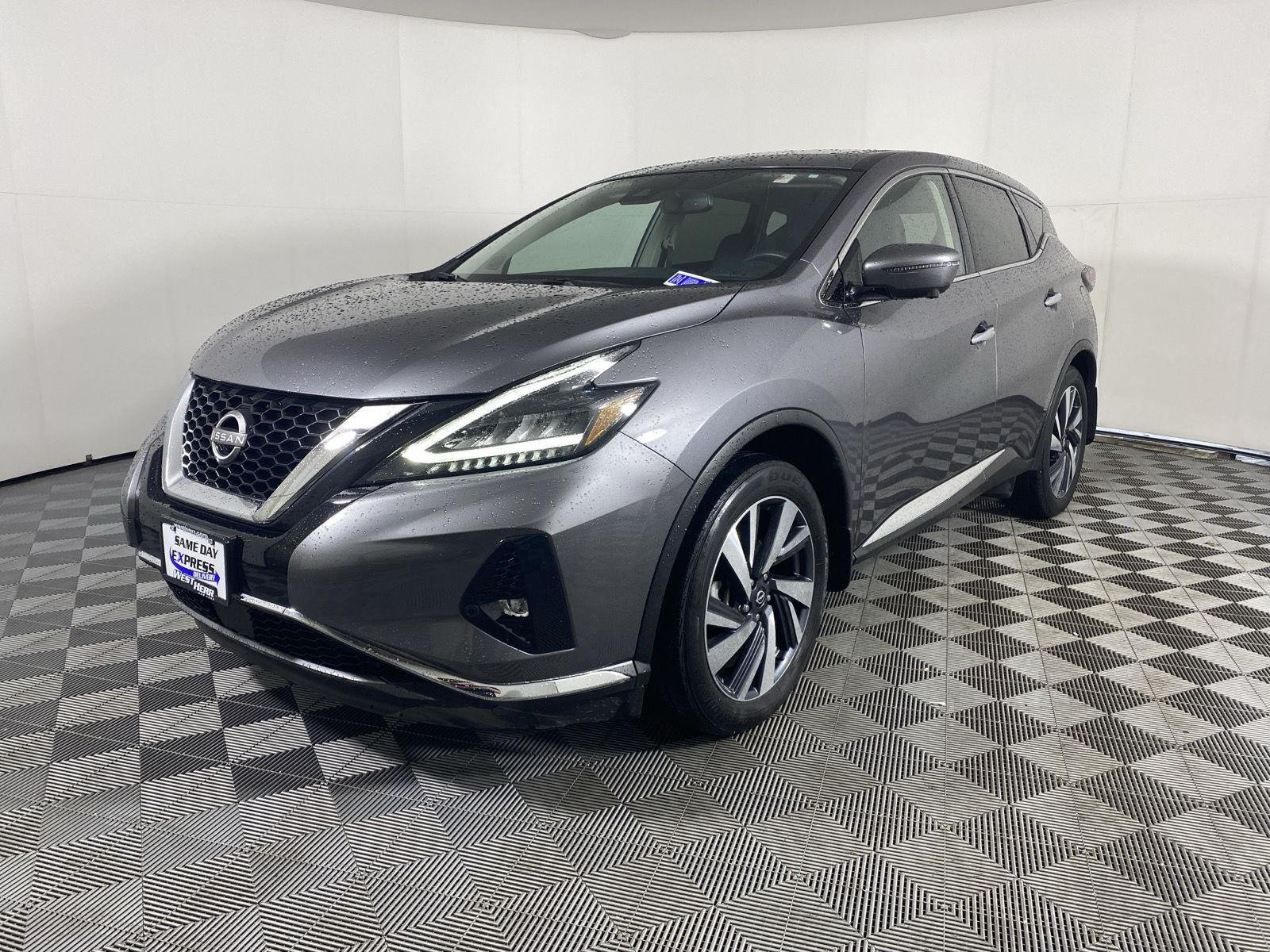 Used 2023 Gun Metallic Nissan SL image 3