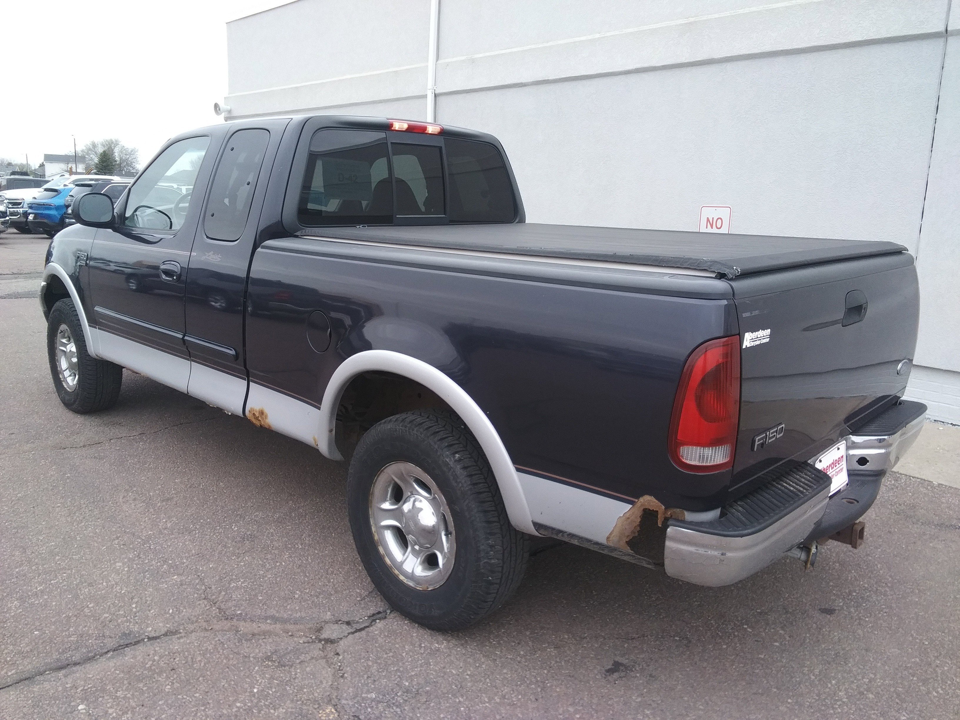Used 1999 Blue Ford Lariat image 7