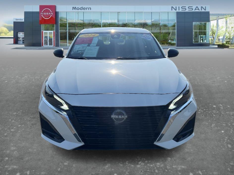 Certified Used 2024 Glacier White Nissan 2.5 S image 2