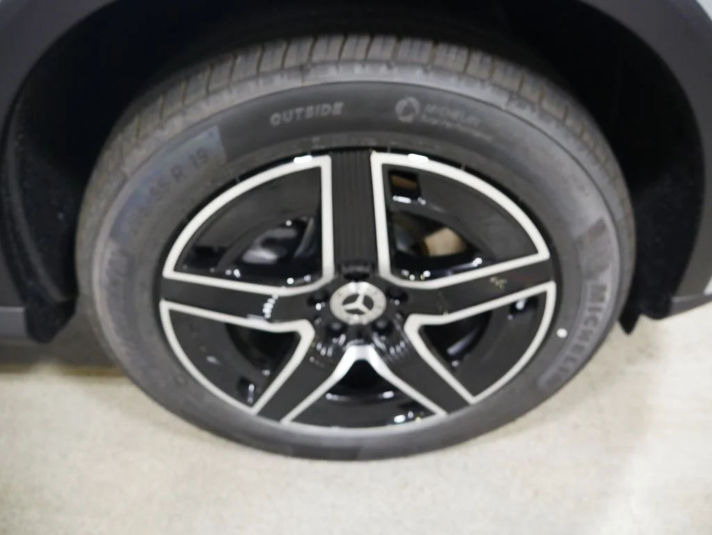 Certified Used 2026 MANUFAKTUR Alpine Grey Mercedes-Benz GLC 300 image 14