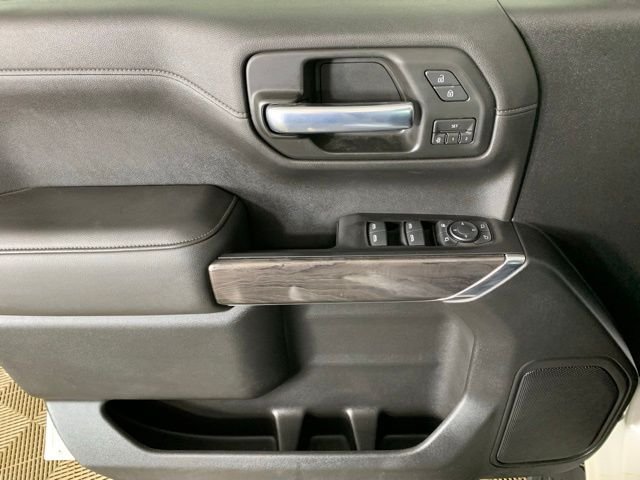Used 2020 White Chevrolet LTZ image 27
